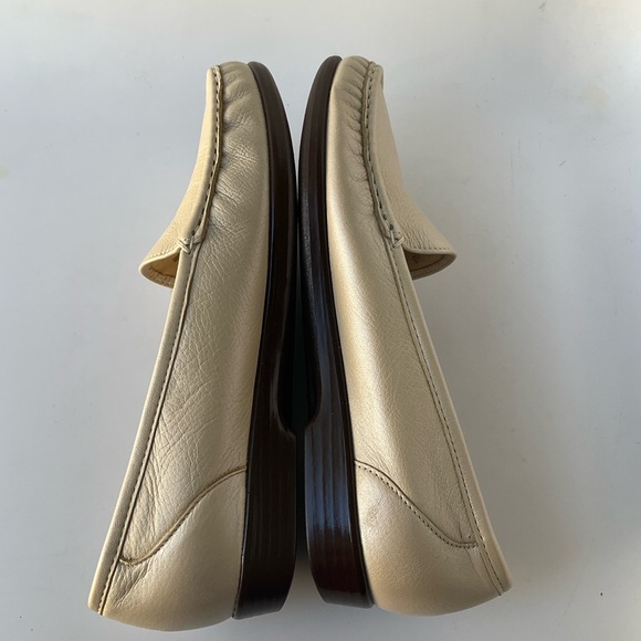 SAS Women's Cream Loafers 9.5 NWOT - Picture 10 of 12